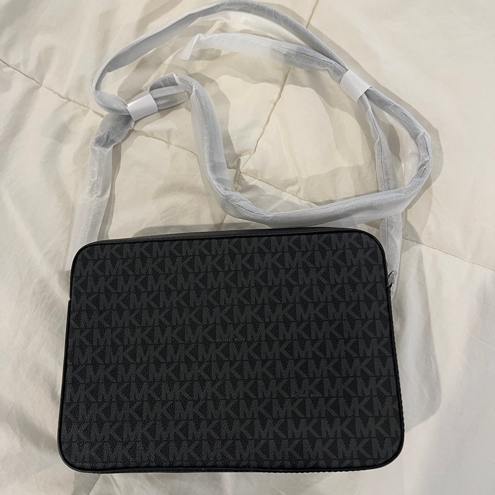 NWT Michael Kors Jet Set Large Logo Crossbody Bag with Zip Chain - Picture 6 of 6